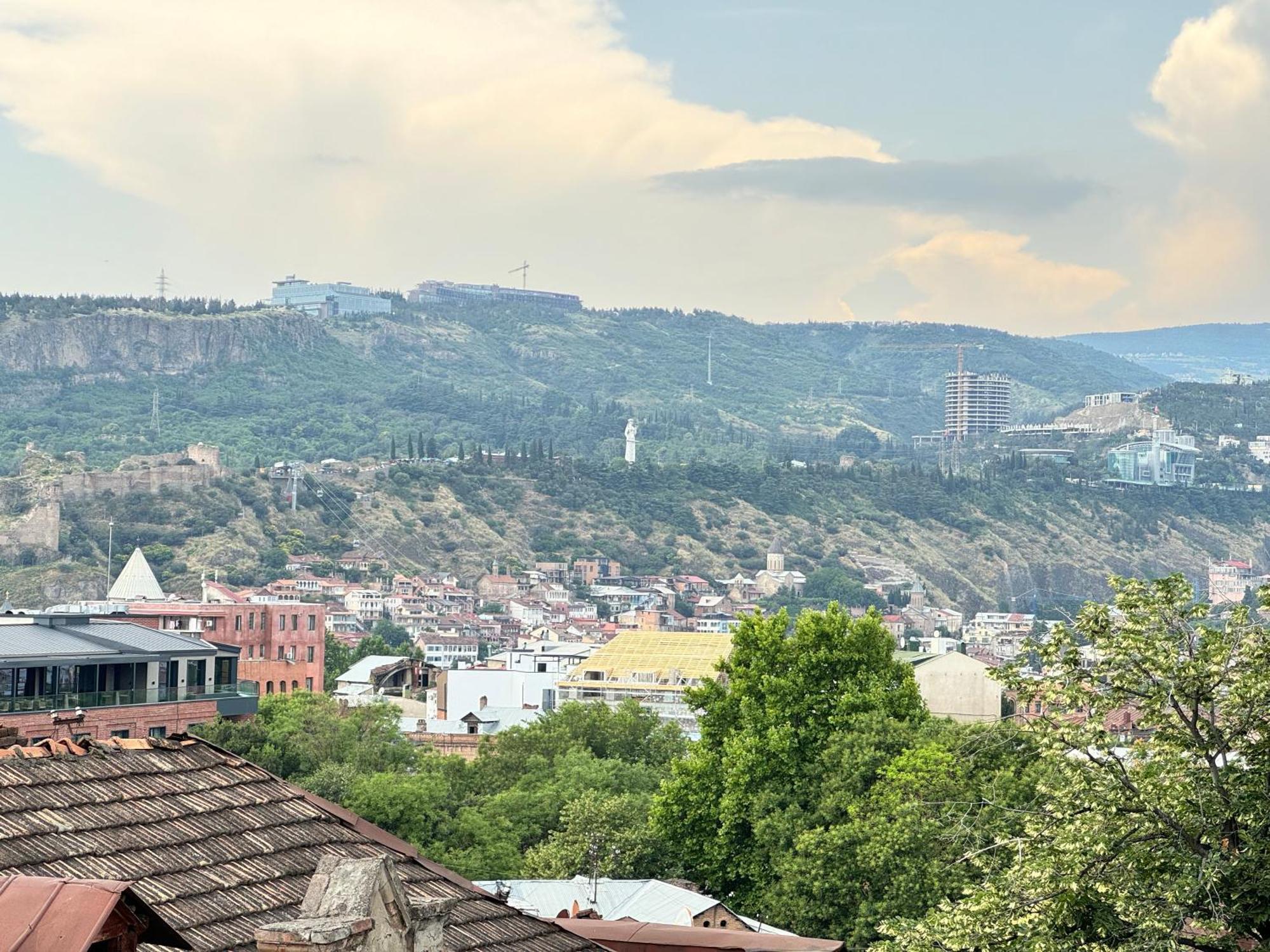 Tbilisi Center Hotel Екстер'єр фото