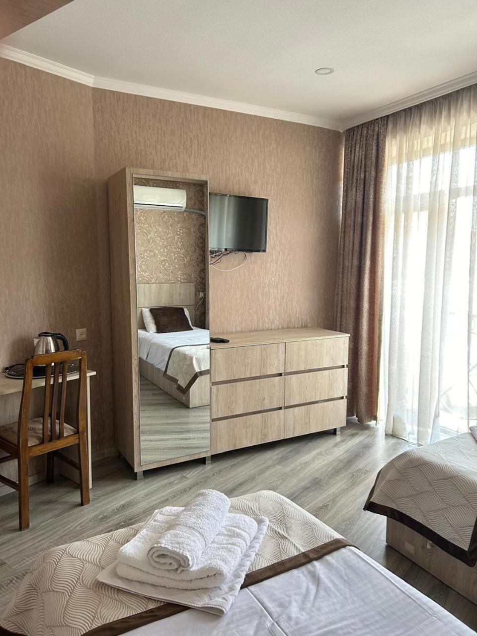 Tbilisi Center Hotel Екстер'єр фото